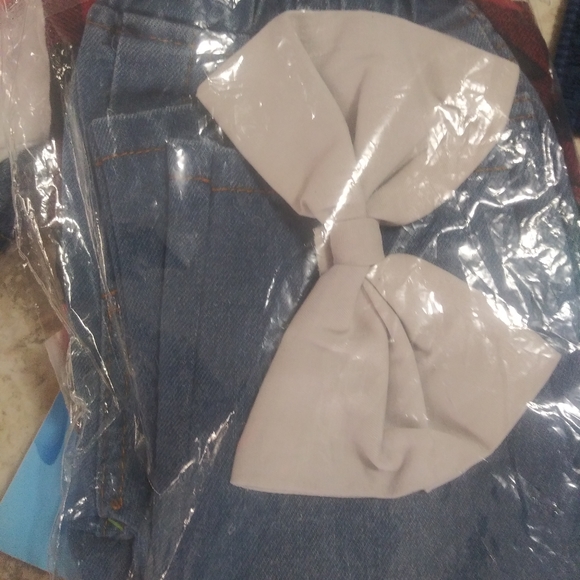 Plaid outfit with bowtie - Picture 2 of 2